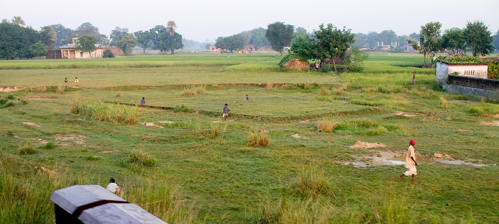 Open air defecation in Gorakhpur, Uttar Pradesh. Credit: rpb1001/Flickr CC BY-NC 2.0