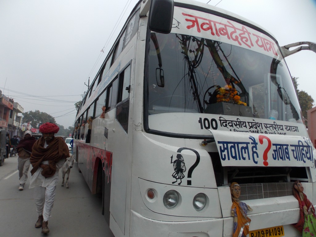 The Jawabdehi Yatra bus. Credit: The Wire/Sangeeta Barooah Pisharoty