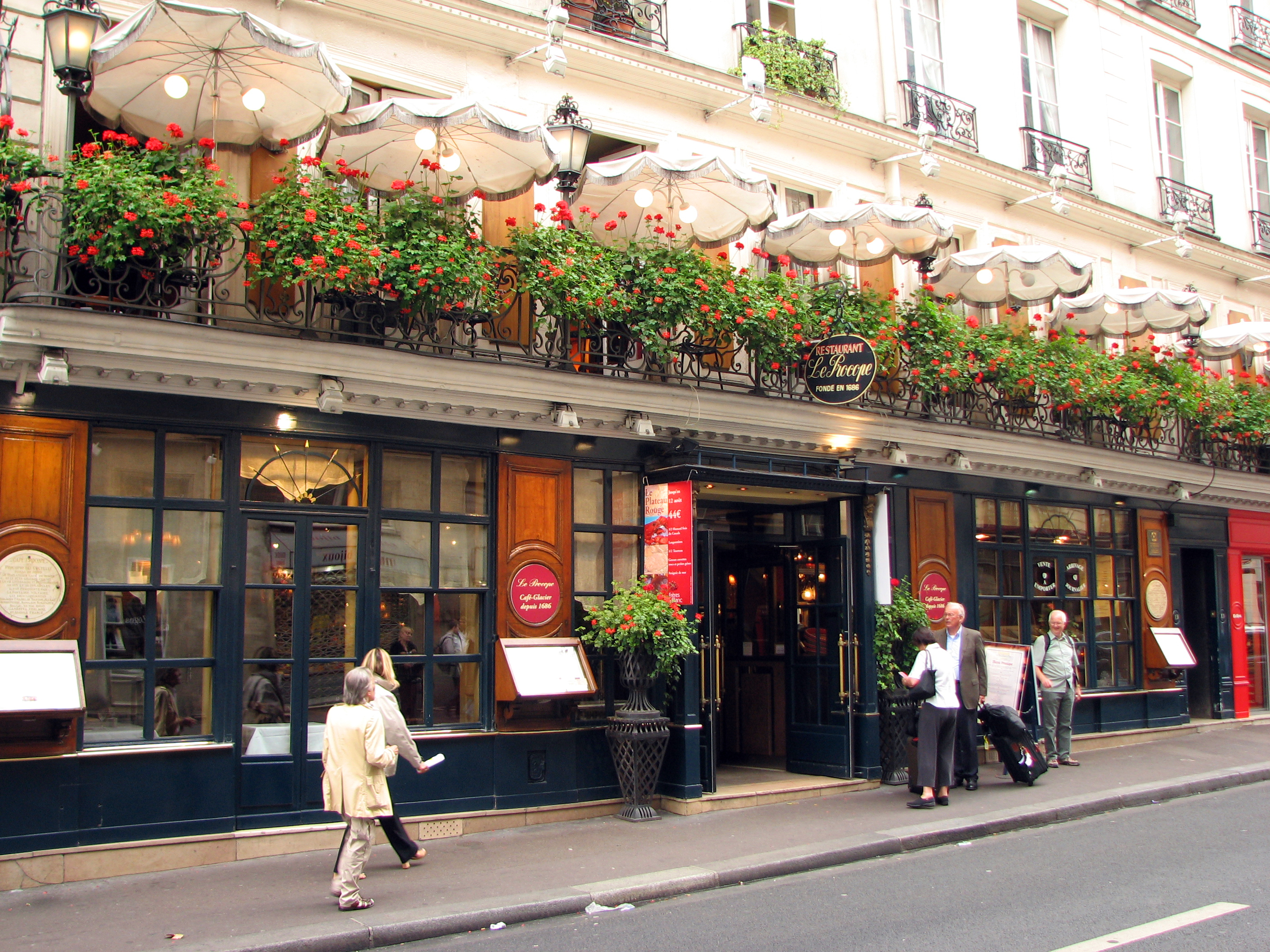 Cafe՛de Procope in St. Germain des Prés, Paris. Credit: Wikimedia Commons