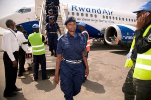 Rwandan women police officer arrive to work in El Fasher, Darfur to work for UNAMID. Credit: UN Photo/Albert Gonzalez Farran