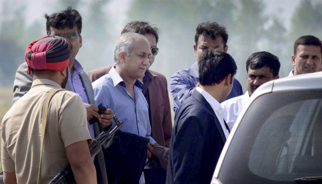 The Pakistani Joint Investigation Team returning after their investigation in Bamial sector near Pathankot IAF base on Tuesday. Jaish-e-Mohammed terrorists had attacked the IAF base recently. Credit: PTI