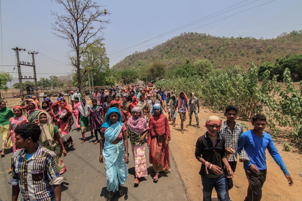 A kafila from Chitrakonda marching to join the rest of the protestors.