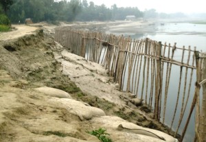 Garuhara village in the sub-district of Kurigram Sadar, located on the banks of the Brahmaputra River, is highly vulnerable to flooding and erosion. Credit: Reuters/Rafiqul Islam