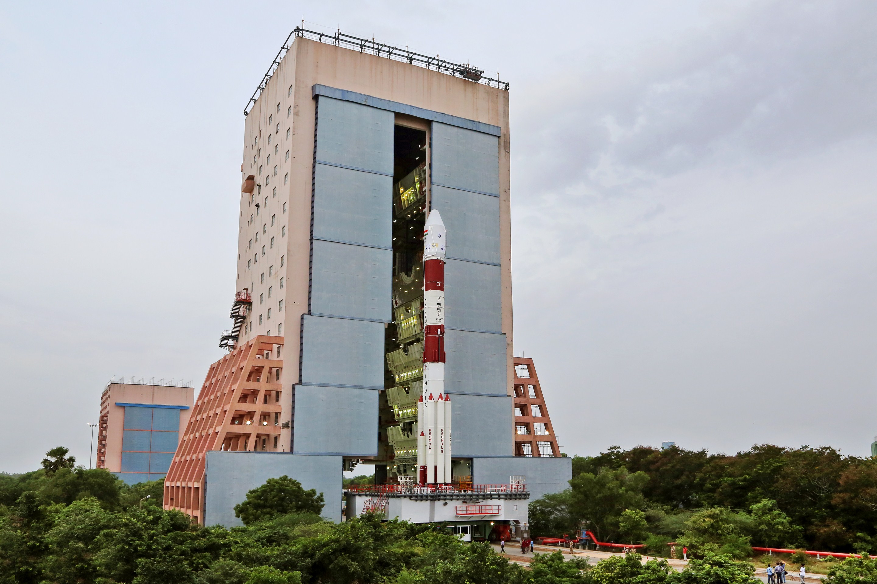 The fully integrated PSLV C34 on its way to the launchpad at Sriharikota. Credit: ISRO