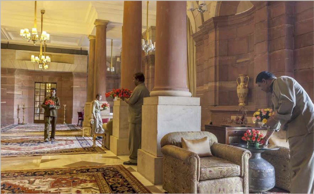 Older malis who have a gift for colour and composition arrange flowers for the Rashtrapati Bhavan’s rooms. These ‘decoration malis’ prepare the elaborate bouquets that adorn Durbar Hall during ceremonial events. They also fill the dainty vases that dot the tables and desks in offices and bedrooms. Credit: Narendra Bisht