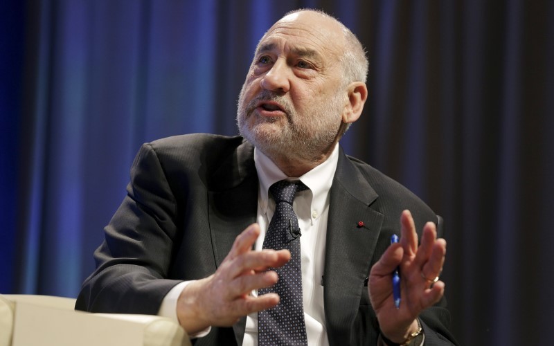 Economist Joseph Stiglitz speaks about strengthening global tax policy at the 2016 IMF World Bank Spring Meeting in Washington April 17, 2016. Joshua Roberts, Reuters/Files
