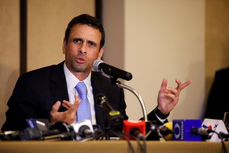 capriles urges venezuelan regional heads to stay united against maduro