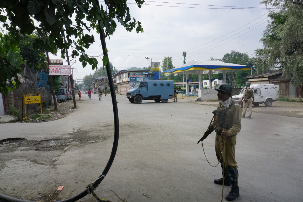 Curfew in Kashmir. Credit: Shome Basu