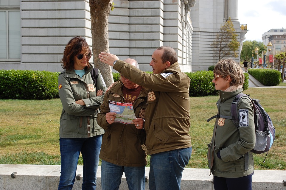 Couple receiving directions. Credit: Creative Commons