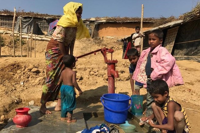 A Rohingya refugee family is seen at Kutupalang Unregistered Refugee Camp in Cox's Bazar, Bangladesh, February 27, 2017. Credit: Reuters