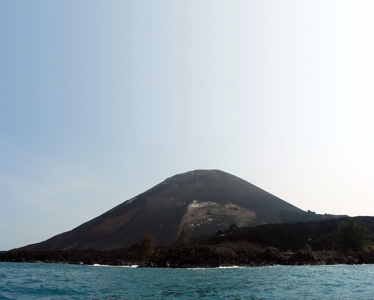 The new island of Anak Krakatoa in Indonesia. Credit: Wikimedia Commons