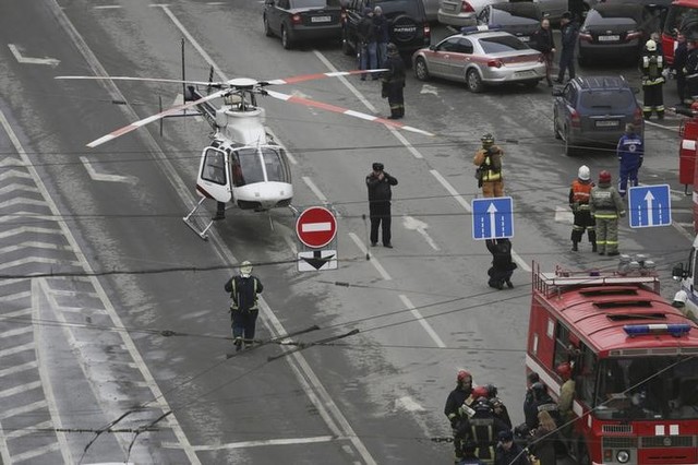 General view of emergency services attending the scene outside Sennaya Ploshchad metro station, following explosions in two train carriages in St. Petersburg, Russia, April 3, 2017. Credit: Reuters