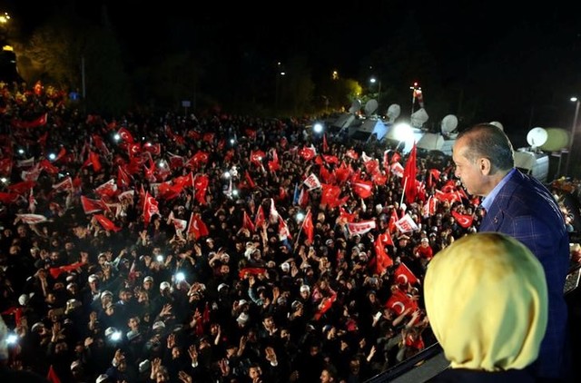 Turkish President Tayyip Erdogan addresses his supporters in Istanbul, Turkey, late April 16, 2017. Credit: Reuters/Yasin Bulbul/Presidential Palace