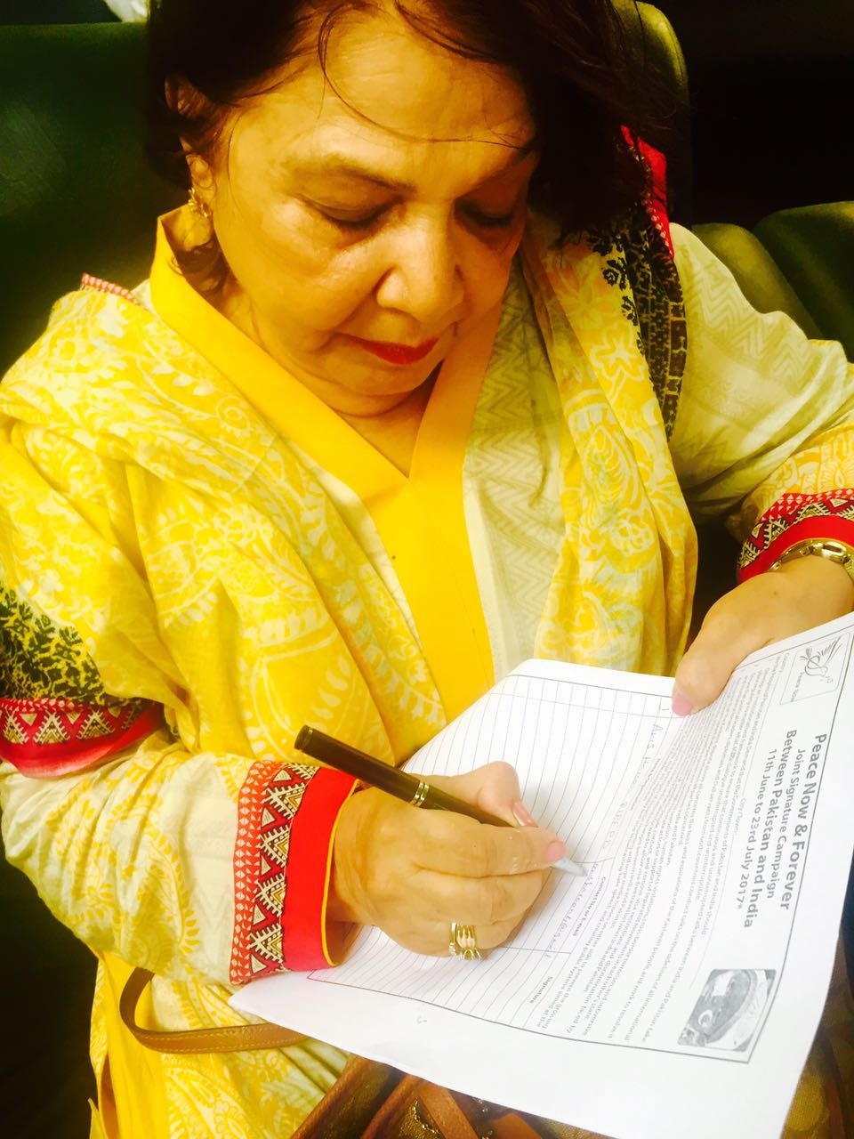 Anis Haroon, former chairperson of National Commission on the Status of Women, endorsing the signature campaign. Photos courtesy: Aabida Ali