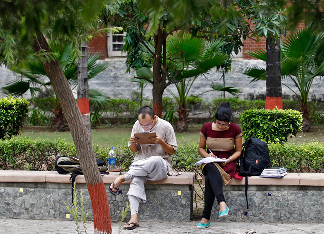 Students at the Delhi University campus. Credit: Reuters