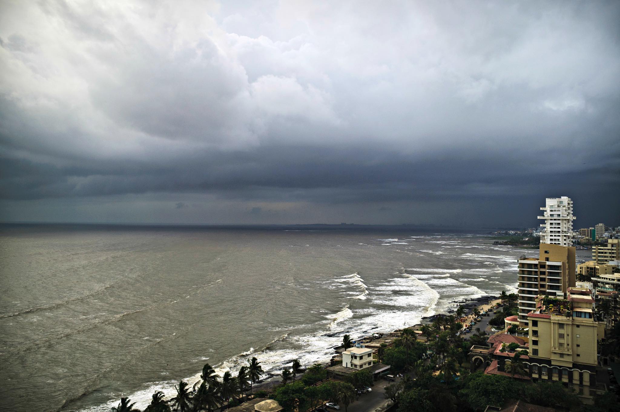 The coast in Mumbai. Credit: Siddhartha Kar/Flickr CC BY-NC 2.0