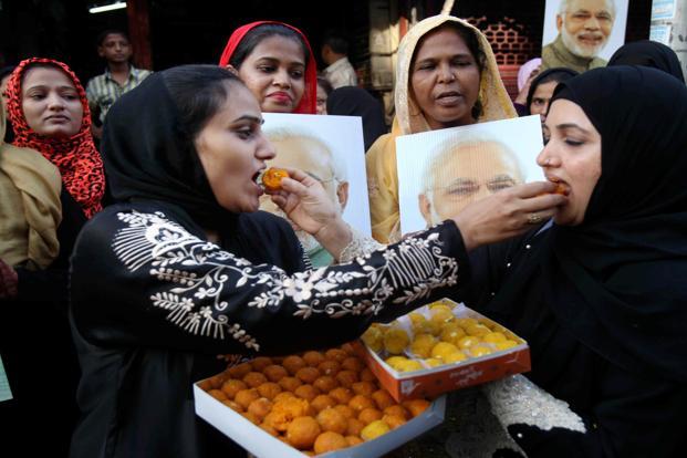 Muslim women celebrate the Supreme Court verdict on triple talaq in Mumbai. Credit: PTI