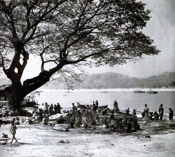 Indians attempting to cross the Irrawaddy in 1942. Courtesy: cbi-theater.com