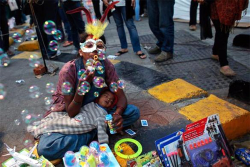 A street vendor in Mumbai. Credit: Reuters