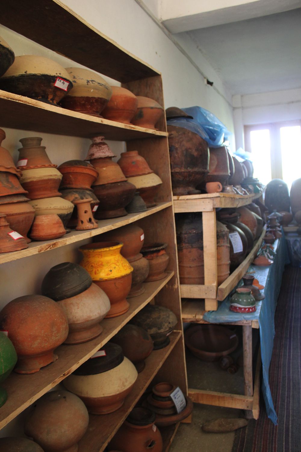 A collection of ancient pots and containers in which food and other items were stored. Credit: Bhavneet Kaur