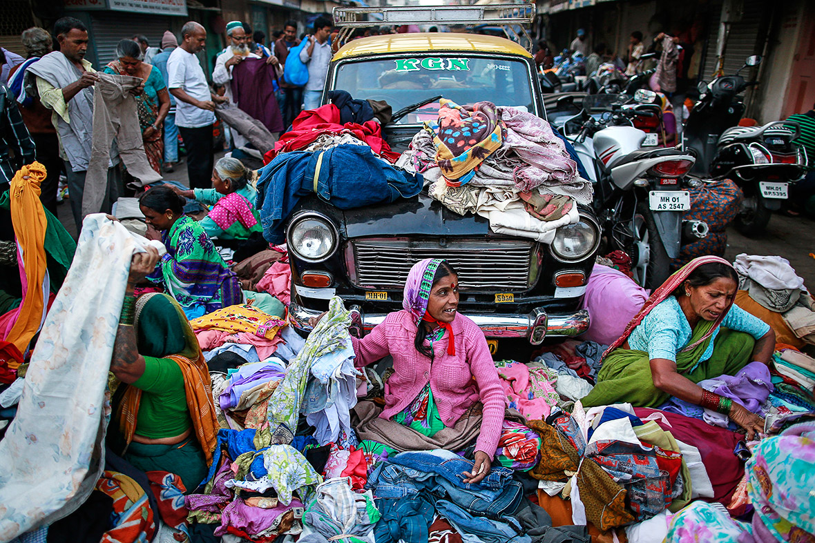 Street sellers in Mumbai. Credit: Danish Siddiqui/Reuters