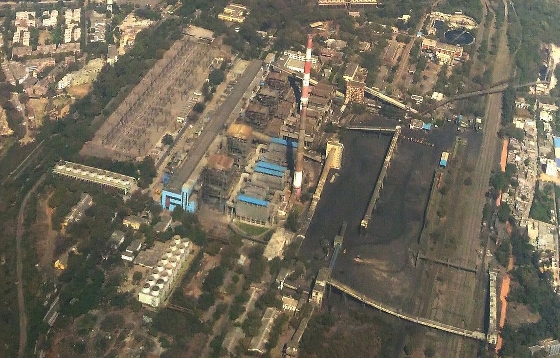 An aerial view of Badarpur thermal power station. Credit: Sumita Roy Dutta/Wikimedia Commons, CC BY-SA 4.0