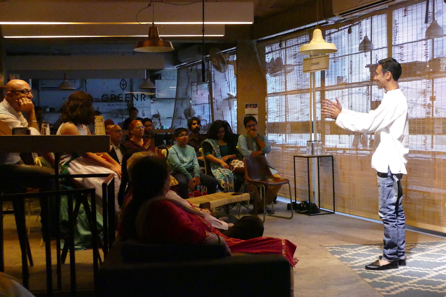 Rajesh Kumar interacting with the audience. Credit: Jashn-E-Qalam