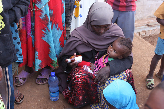 Displaced Oromo sheltering on an industrial park on the outskirts of the city of Harar in eastern Ethiopia. Credit: James Jeffrey/IPS