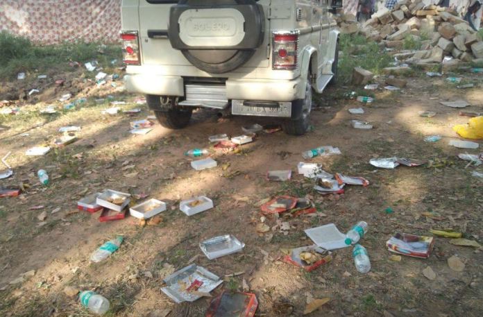 The mess on Chitrakoot’s streets, in the aftermath of the CM's visit. Credit: Khabar Lahariya