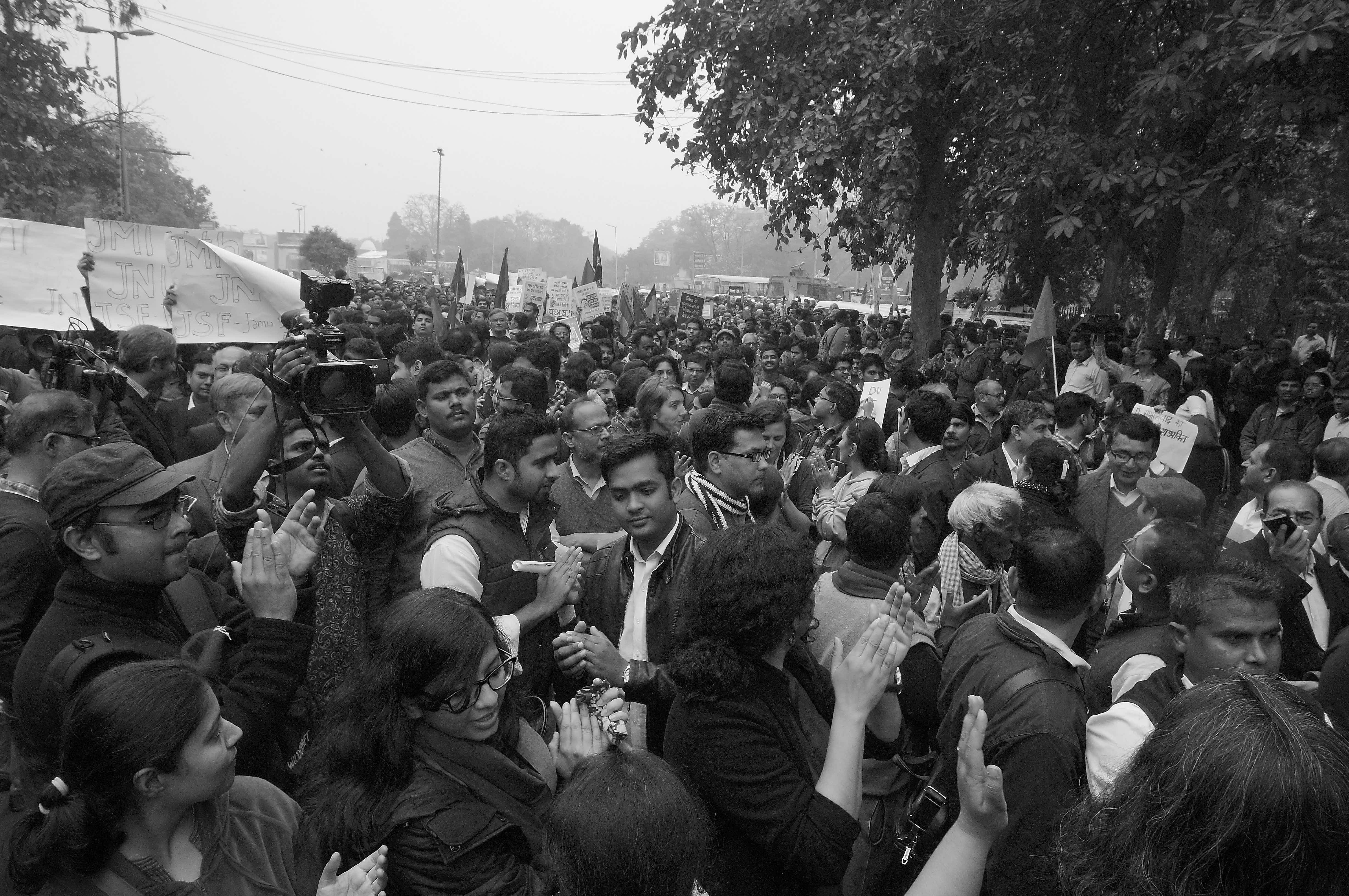 photo feature  thousands march in delhi to defend kanhaiya kumar