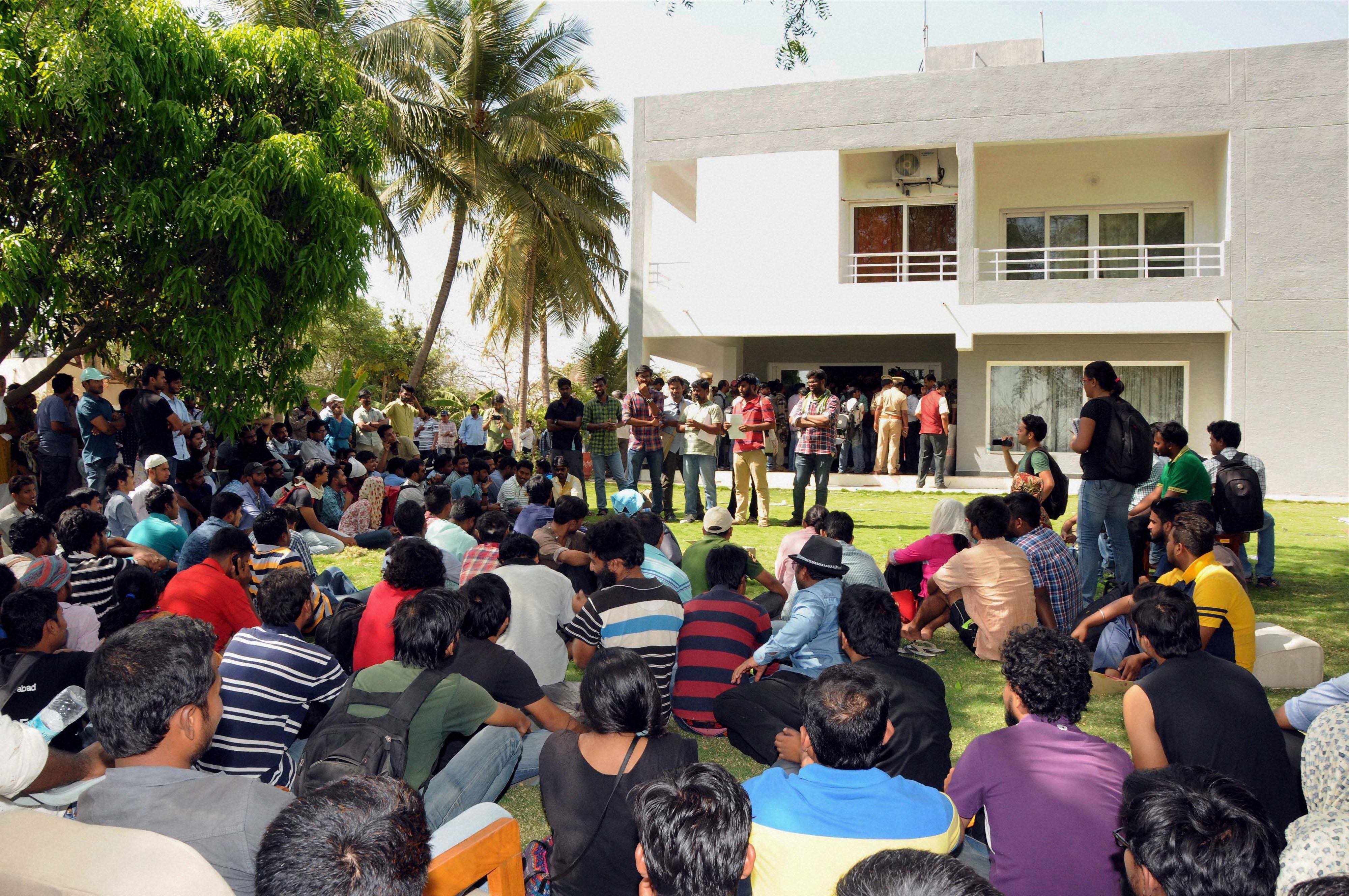 hyderabad university alumni faculty condemn brutal display of state violence on campus