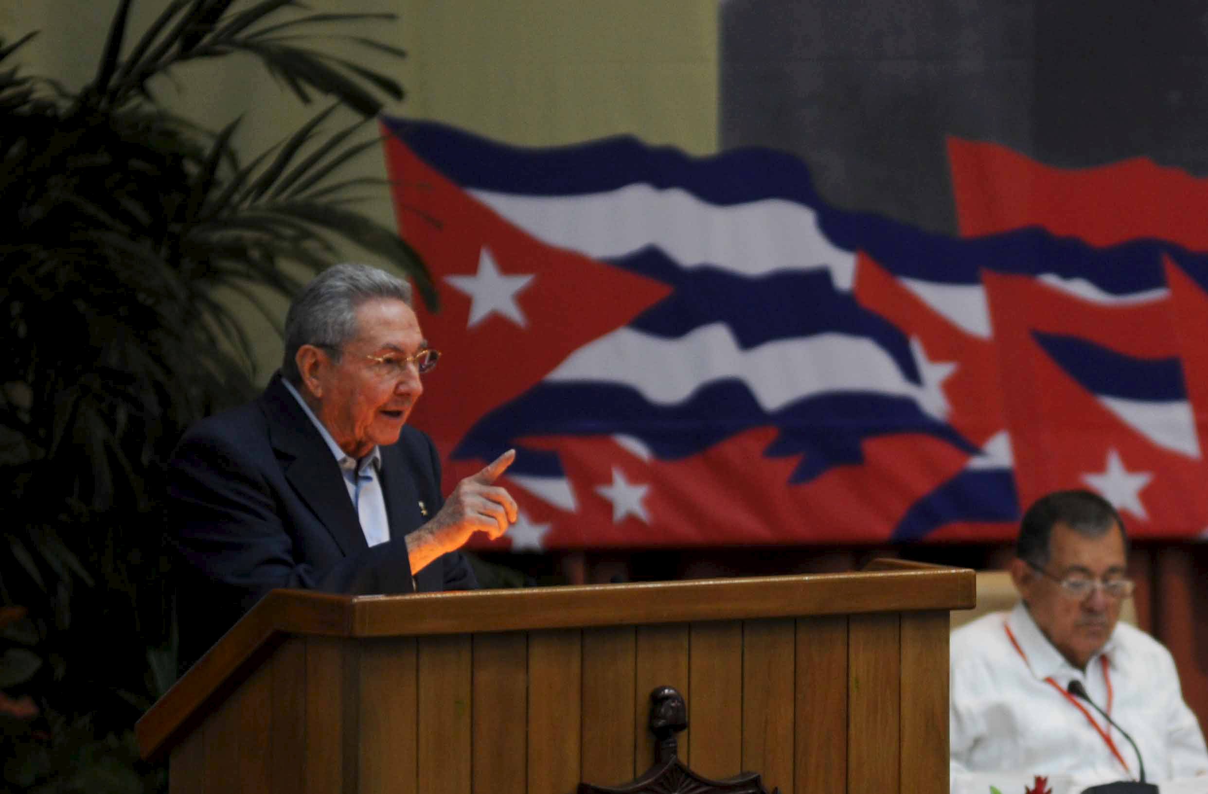 raúl castro  84  says cuba s leaders are too old  proposes age limit