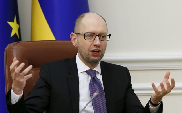 ukrainian pm yatseniuk resigns  paving way for new government