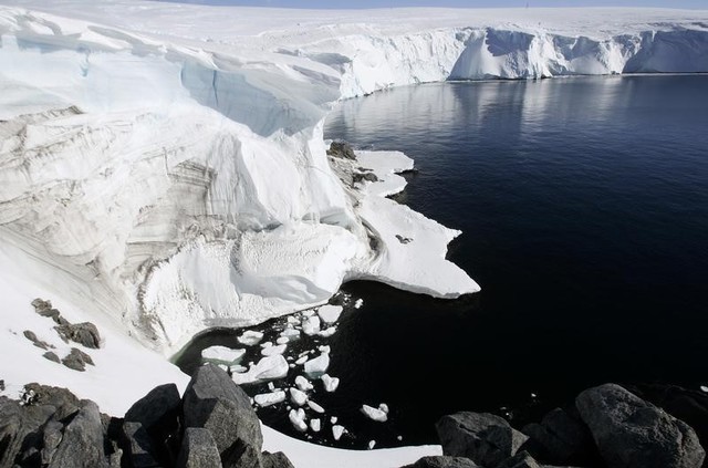cold  deep waters help antarctic seas retain chill despite global warming