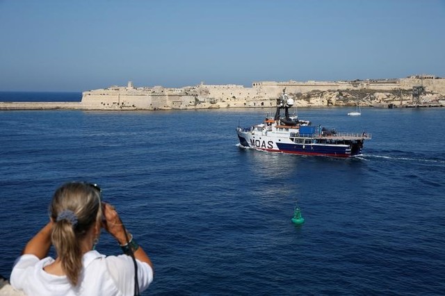 eu plans work permit relaunch for migrants  emergency funding for africa