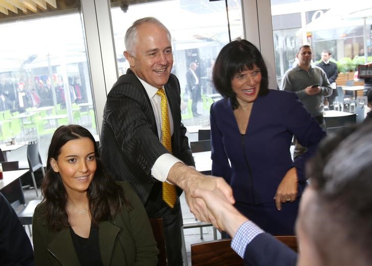 australian pm turnbull s coalition set to win federal election