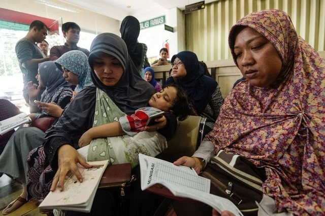 indonesia initiates re vaccination of victims of fake drug ring