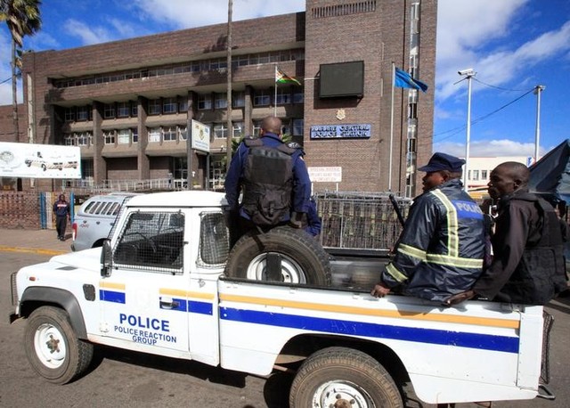 zimbabwe issues warning to anti mugabe protesters