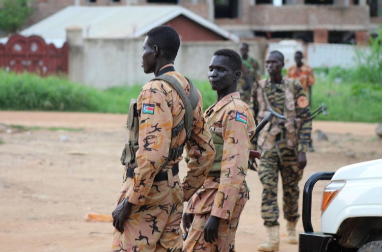 threat of civil war looms over south sudan as violence erupts again