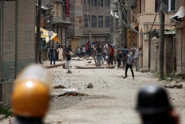 kashmir on the boil  death toll rises to 23