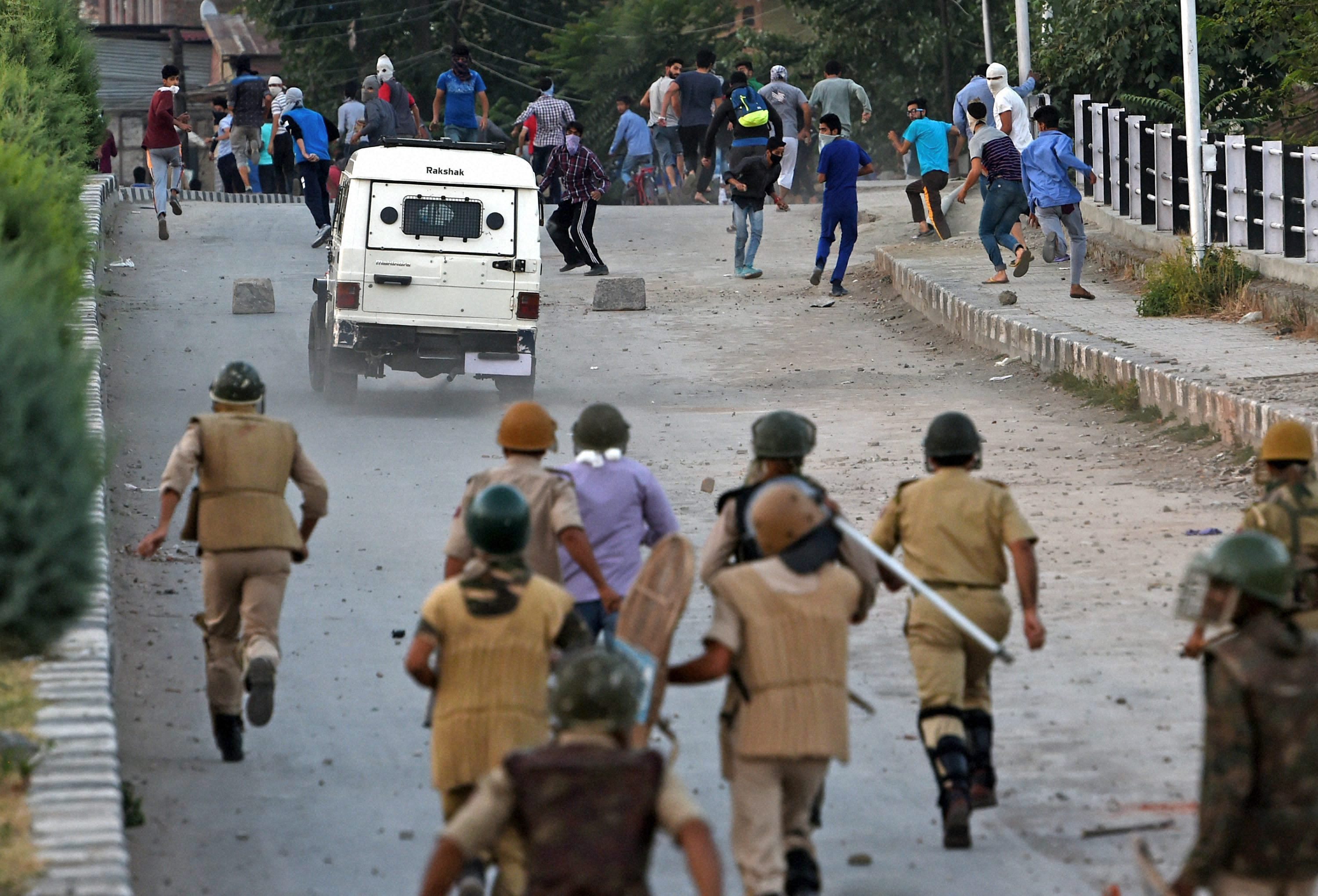 lesson from kashmir  the art of policing lies in tiring out a mob and not firing upon it