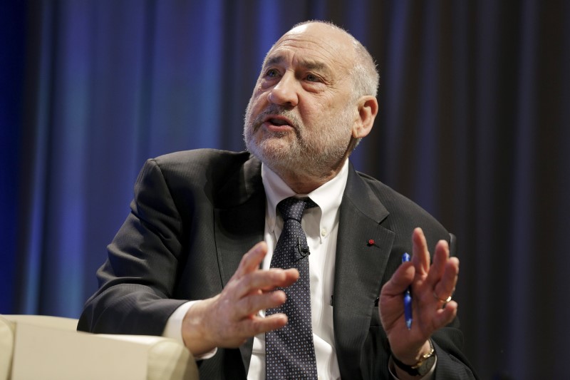 economist joseph stiglitz to quit panama papers probe over lack of transparency