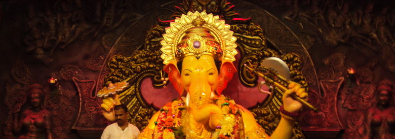 rich gods and poor people in the era of commercialised religion