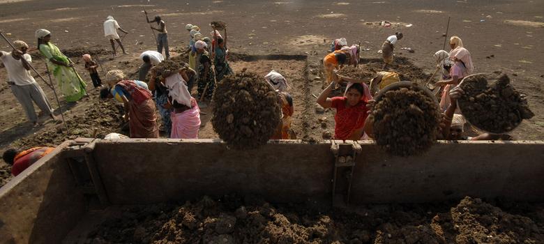 Representative image of MGNREGS workers. Credit: Krishnendu Halder/Reuters