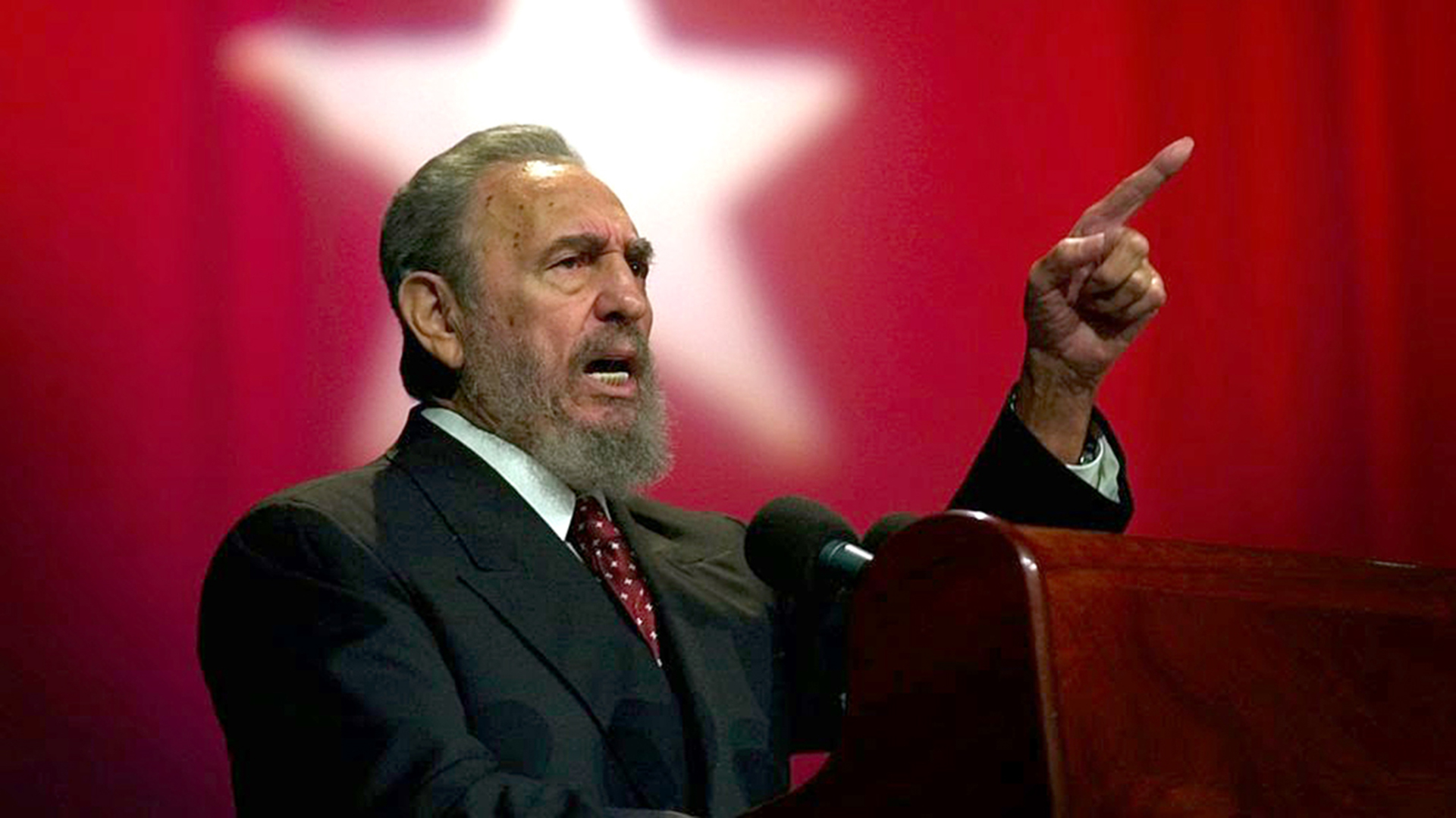 former cuban leader fidel castro dies at 90