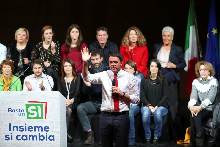 italian prime minister renzi faces pressure to stay in office as referendum defeat looms