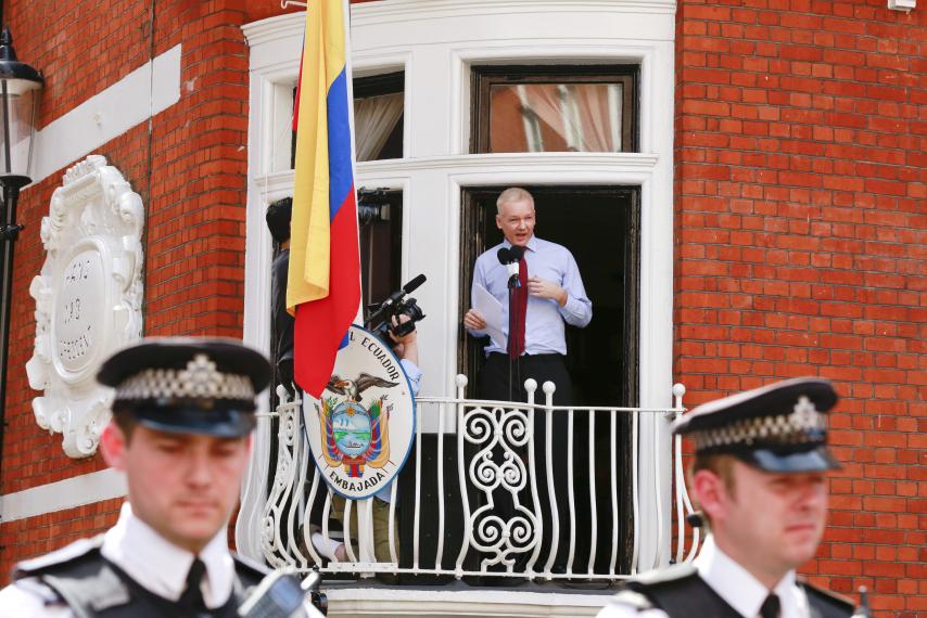 assange extradition offer required manning s immediate release  obama clemency  not enough 