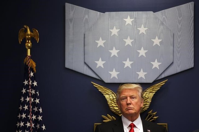 trump suspends us refugee programme  bars entry for visitors from seven countries