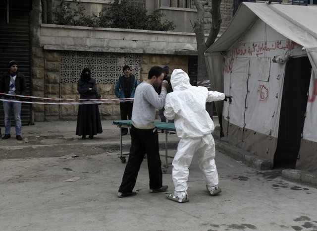 rights group says syrian government forces used chemical weapons