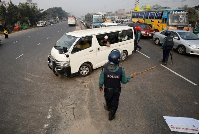myanmar soldiers attacked  injured in troubled rakhine